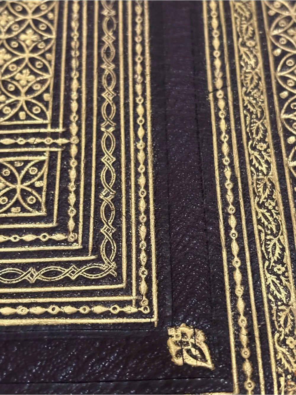 Vint Morocco OR 22 Carats Tooled Leather Writing Portfolio Folder 22 Karat Gold